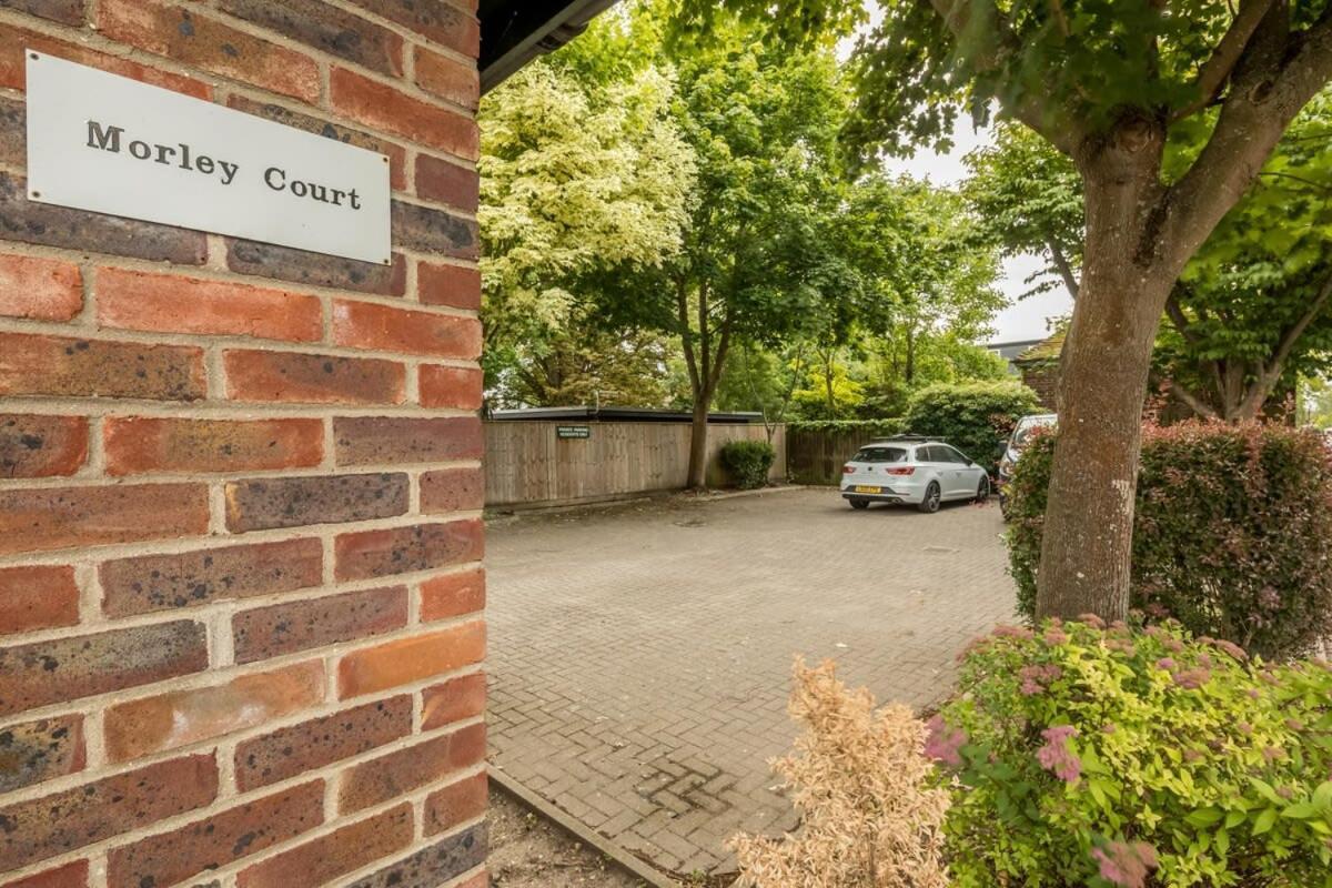 Lovely 1 Bed Apartment With Free Parking & Garden CBG Exterior photo